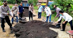Jelang HPN 2021, SMSI Bangun Jalan dan Sarana Sanitasi