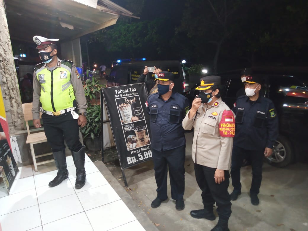 Polsek Neglasari Gelar Operasi Yustisi PPKM, Belasan Pedagang Dapat Teguran