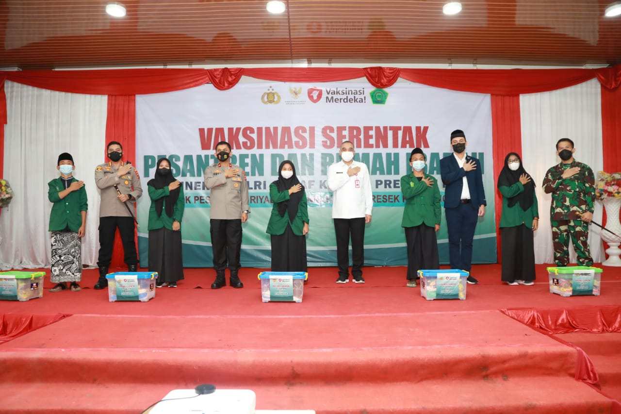 Kapolresta Tangerang Dampingi Wakapolda Banten Tinjau Pelaksanaan Vaksinasi Merdeka