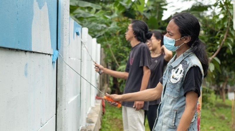 Mural Buatan Zita Nadia dan Himpunan Mahasiswa DKV UPJ Bantu Tingkatkan Suasana Belajar di RPTRA Anggrek Bintaro