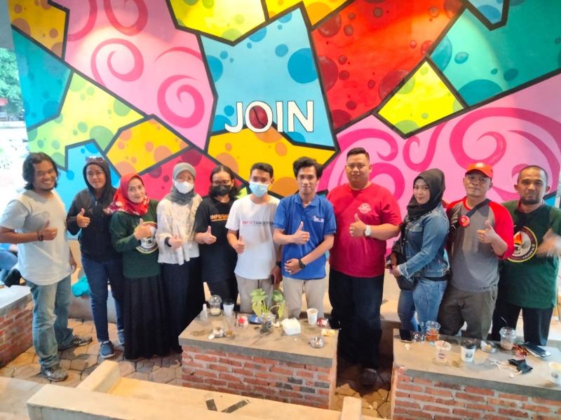 Tutup Kegiatan Akhir Tahun, Komunitas Facta Gelar Kopdar Santuy