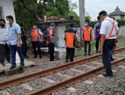 Perumdam TKR Terjunkan Teknisi Ahli Perbaiki Pipa Bocor di Rel Kereta Tanah Tinggi