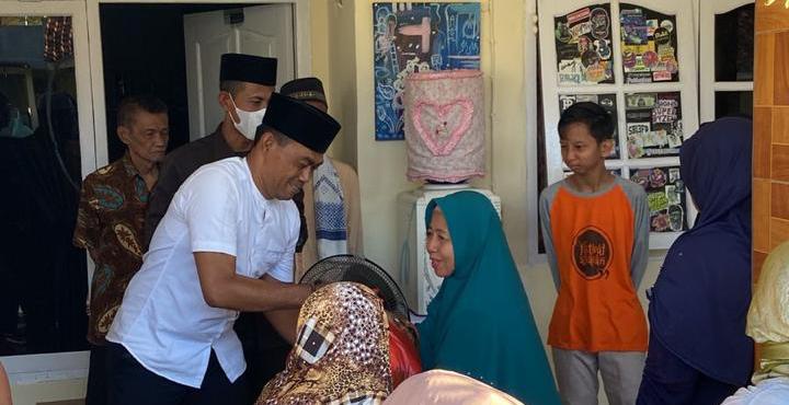 LSM Geram Banten Indonesia DPC Tangsel Beri Santunan dan Sembako Kepada Anak Yatim