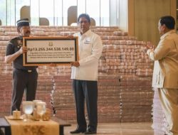 Gunung Uang Korupsi CPO: Presiden Prabowo Saksikan Penyerahan Rp13,2 Triliun di Kejagung