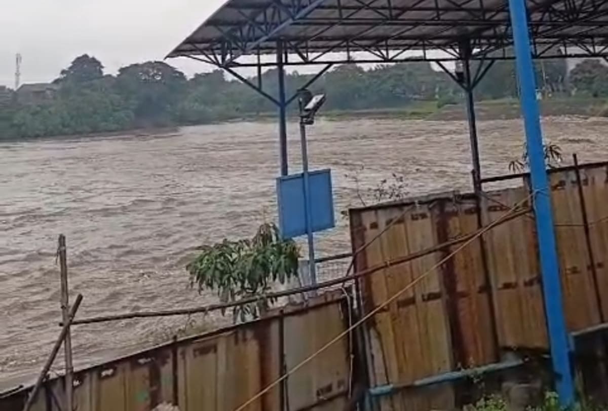 BPBD Kota Tangerang Aktifkan Sirine: Antisipasi Kiriman Air Hulu, Tiga Pintu Air Cisadane Dibuka