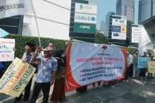 Puluhan Warga Cilegon Geruduk Kantor Pusat PT Asahimas Chemical di Jakarta, Tuntut Transparansi Limbah dan Lingkungan