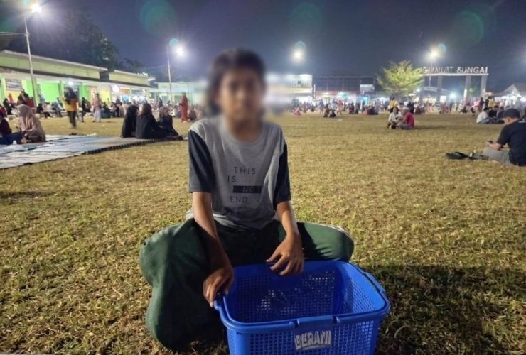 Kisah Pilu Muhammad Fajrul: Bocah Asal Teluknaga Berjualan Kue di Malam Hari Demi Biaya Berobat