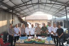 HUT Bhayangkara ke-80, Polsek Teluknaga Dapat Kejutan Tumpeng dari TNI dan Camat