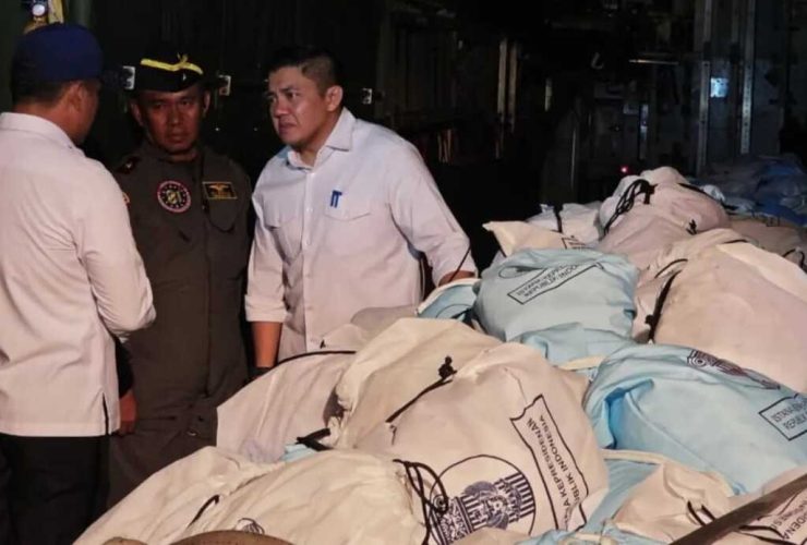 Tanggap Cepat Bencana NTT, Seskab Teddy Indra Wijaya Dukung Percepatan Distribusi Bantuan