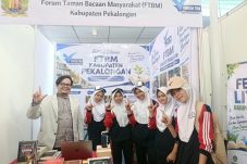 Festival Literasi Pekalongan: Menolak Pasrah pada Algoritma dan Ilusi ‘Melek Digital’