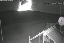 Gunung Anak Krakatau Erupsi, Kolom Abu Capai 250 Meter